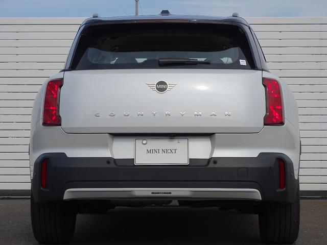 ＭＩＮＩ カントリーマンＤ　クラシック・トリム　正規認定中古車　元試乗車　ＣＬＡＳＳＩＣトリム　ステアリングヒーター　禁煙車　ＨＵＤ　シートヒーター　純正ナビ　全周囲カメラ　ＡＣＣ　クリアランスソナー　電動リヤゲート　衝突軽減Ｂ　Ｂｌｕｅｔｏｏｔｈ（23枚目）