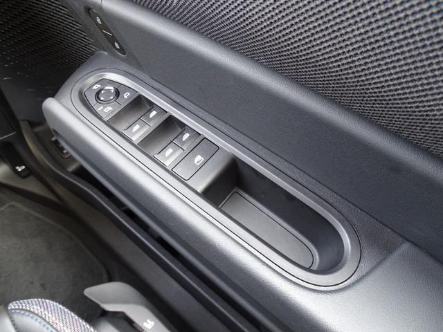 ＭＩＮＩ カントリーマンＤ　クラシック・トリム　正規認定中古車　元試乗車　ＣＬＡＳＳＩＣトリム　ステアリングヒーター　禁煙車　ＨＵＤ　シートヒーター　純正ナビ　全周囲カメラ　ＡＣＣ　クリアランスソナー　電動リヤゲート　衝突軽減Ｂ　Ｂｌｕｅｔｏｏｔｈ（32枚目）