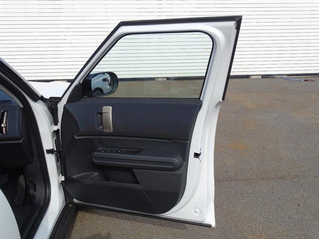 ＭＩＮＩ カントリーマンＤ　クラシック・トリム　正規認定中古車　元試乗車　ＣＬＡＳＳＩＣトリム　ステアリングヒーター　禁煙車　ＨＵＤ　シートヒーター　純正ナビ　全周囲カメラ　ＡＣＣ　クリアランスソナー　電動リヤゲート　衝突軽減Ｂ　Ｂｌｕｅｔｏｏｔｈ（57枚目）