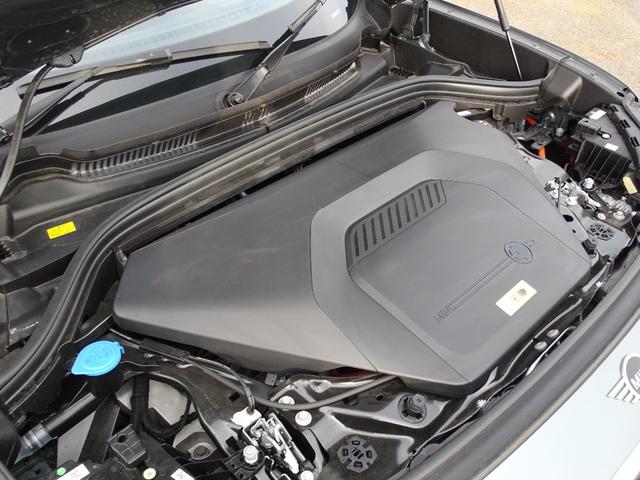 ＭＩＮＩ カントリーマンＳＥオール４　フェイバリット・トリム　正規認定中古車　元デモカー　ＦＡＶＯＵＲＥＤトリム　ＨａｒｍａｎＫａｒｄｏｎ　ステアリングヒーター　禁煙車　ＨＵＤ　シートヒーター　電動シート　純正ナビ　全周囲カメラ　Ｂｌｕｅｔｏｏｔｈ　ＡＣＣ（11枚目）