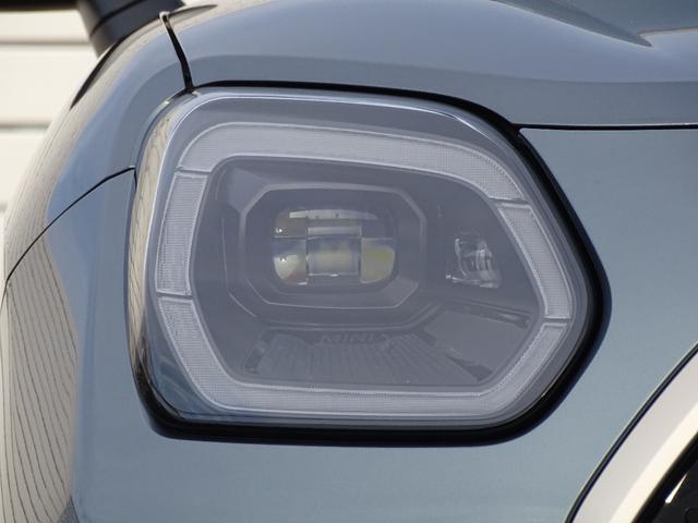 ＭＩＮＩ カントリーマンＳＥオール４　フェイバリット・トリム　正規認定中古車　元デモカー　ＦＡＶＯＵＲＥＤトリム　ＨａｒｍａｎＫａｒｄｏｎ　ステアリングヒーター　禁煙車　ＨＵＤ　シートヒーター　電動シート　純正ナビ　全周囲カメラ　Ｂｌｕｅｔｏｏｔｈ　ＡＣＣ（14枚目）