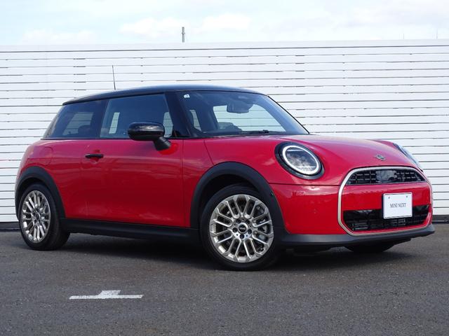 ＭＩＮＩ クーパーＣ　フェイバリット・トリム　正規認定中古車　元試乗車　禁煙車　ＦＡＶＯＵＲＥＤトリム　ＨＵＤ　レザー　シートヒーター　電動シート　純正ナビ　タッチパネルディスプレイ　リヤビューカメラ　クリアランスソナー　衝突軽減Ｂ　ＥＴＣ（10枚目）