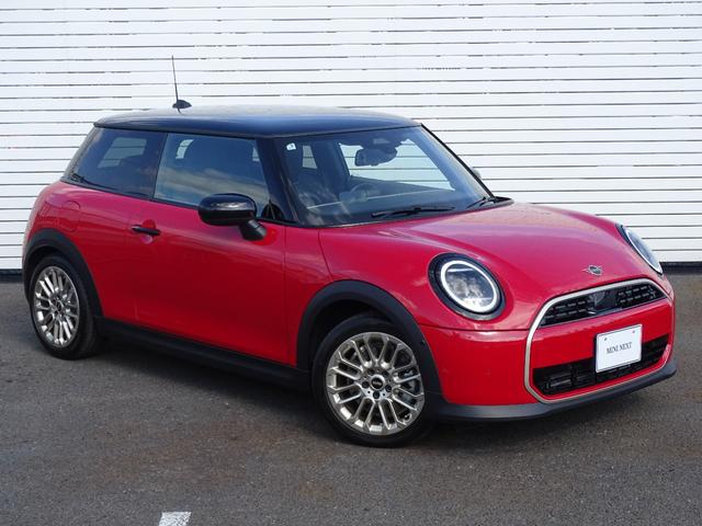 ＭＩＮＩ クーパーＣ　フェイバリット・トリム　正規認定中古車　元試乗車　禁煙車　ＦＡＶＯＵＲＥＤトリム　ＨＵＤ　レザー　シートヒーター　電動シート　純正ナビ　タッチパネルディスプレイ　リヤビューカメラ　クリアランスソナー　衝突軽減Ｂ　ＥＴＣ（11枚目）