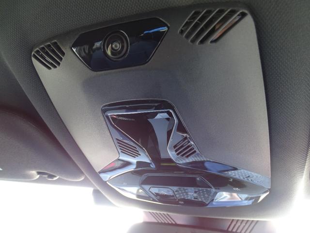 ＭＩＮＩ クーパーＣ　フェイバリット・トリム　正規認定中古車　元試乗車　禁煙車　ＦＡＶＯＵＲＥＤトリム　ＨＵＤ　レザー　シートヒーター　電動シート　純正ナビ　タッチパネルディスプレイ　リヤビューカメラ　クリアランスソナー　衝突軽減Ｂ　ＥＴＣ（42枚目）