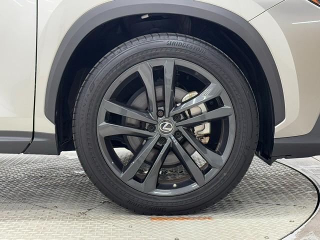 NX NX350h バージョンL 1オナ パノラマムーンルーフ 革シート バックカメラ DVD再生 ナビTV パワステ LEDヘッドライト ミュージックプレイヤー接続可 エアコン アルミホイール 助手席エアバック メモリーナビ ETC(20枚目)