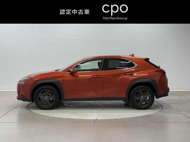 UX UX250h バージョンC バックモニター 地デジ 盗難防止システム LED キーレス ETC AUX スマートキー ナビ&TV 電動シート ESC アルミホイール メモリーナビ ABS 記録簿 エアバッグ サイドエアバッグ(5枚目)