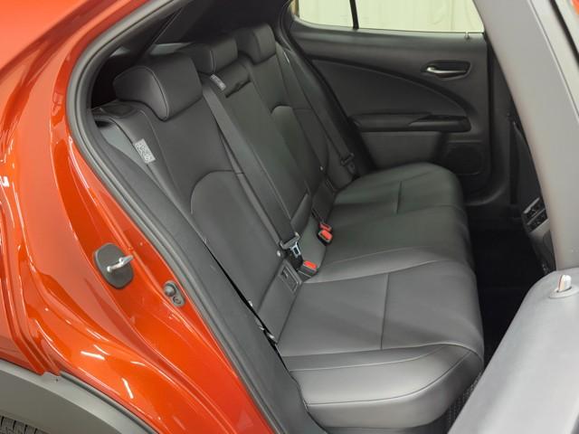 UX UX250h バージョンC バックモニター 地デジ 盗難防止システム LED キーレス ETC AUX スマートキー ナビ&TV 電動シート ESC アルミホイール メモリーナビ ABS 記録簿 エアバッグ サイドエアバッグ(18枚目)