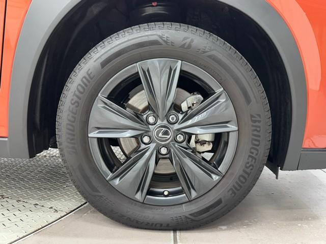 UX UX250h バージョンC バックモニター 地デジ 盗難防止システム LED キーレス ETC AUX スマートキー ナビ&TV 電動シート ESC アルミホイール メモリーナビ ABS 記録簿 エアバッグ サイドエアバッグ(20枚目)