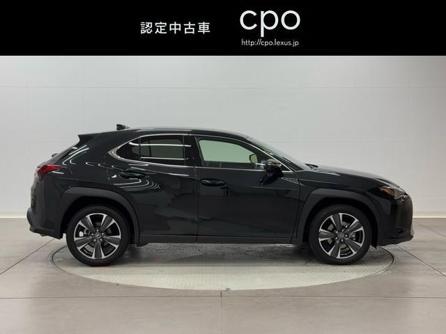 UX UX250h バージョンL Bカメラ レザーシート ETC LEDヘッドライト クルーズコントロール ミュージックプレイヤー接続可 エアバッグ スマートキー メモリーナビ 助手席エアバッグ 横滑り防止機能 ABS キーレス(3枚目)