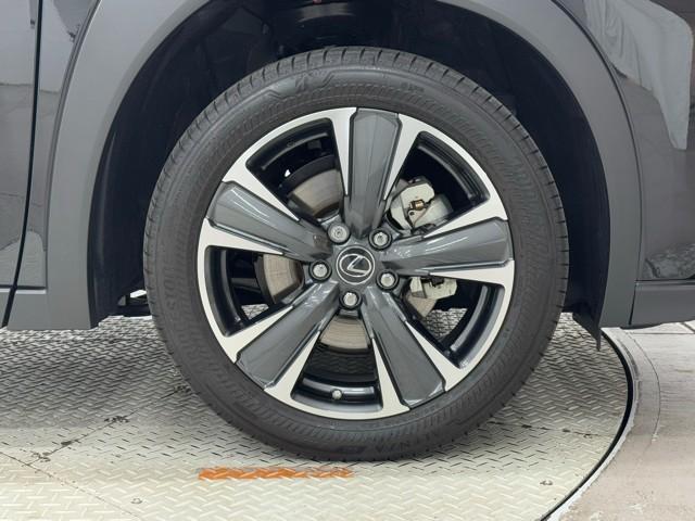 UX UX250h バージョンL Bカメラ レザーシート ETC LEDヘッドライト クルーズコントロール ミュージックプレイヤー接続可 エアバッグ スマートキー メモリーナビ 助手席エアバッグ 横滑り防止機能 ABS キーレス(20枚目)