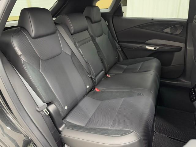 ＲＸ ＲＸ５００ｈ　Ｆスポーツパフォーマンス　ワンオーナ　Ｂカメラ　ＬＥＤ　エアコン　レザーシート　ＡＷ　ミュージックプレイヤー接続可　ＥＴＣ　オートクルーズ　記録簿　パワーウィンド　インテリキー　盗難防止システム　ナビＴＶ　パワーシート　ＡＷＤ（18枚目）