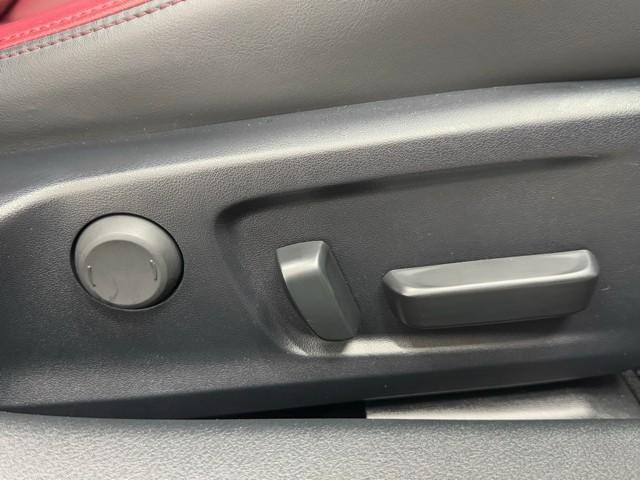 ＩＳ ＩＳ３００ｈ　バージョンＬ　パワーウィンドウ　ＥＴＣ車載器　１オーナー　オートクルーズ　サイドＳＲＳ　パワーステアリング　電動シート　キーレス　ＴＶナビ　ＤＶＤ　ＡＣ　盗難防止システム　横滑り防止機能　エアバッグ　フルセグテレビ（17枚目）