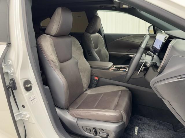 RX RX450h+ バージョンL フルセグTV バックカメラ LEDヘッドライト AWD ナビTV 横滑り防止装置 ミュージックプレイヤー接続可 メモリーナビ 革シート パワーシート ETC スマートキー クルーズコントロール(17枚目)