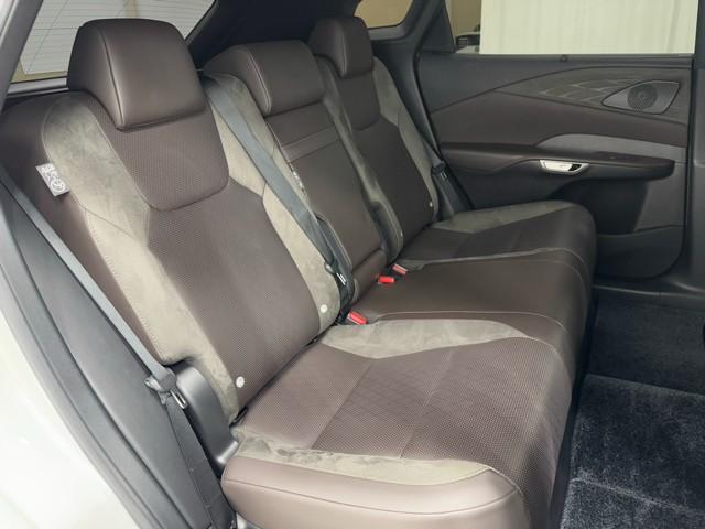 RX RX450h+ バージョンL フルセグTV バックカメラ LEDヘッドライト AWD ナビTV 横滑り防止装置 ミュージックプレイヤー接続可 メモリーナビ 革シート パワーシート ETC スマートキー クルーズコントロール(18枚目)