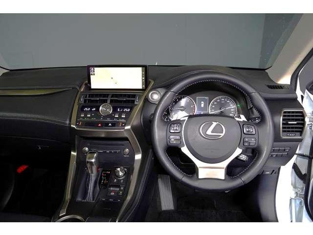 ＮＸ ＮＸ３００　Ｉパッケージ　レクサスＵ－Ｃａｒ（非ＣＰＯ）　三眼ＬＥＤライト　１０．３インチディスプレイナビ　ＥＴＣ２．０　ドライブレコーダー　シートヒーター　衝突回避支援ブレーキ（3枚目）