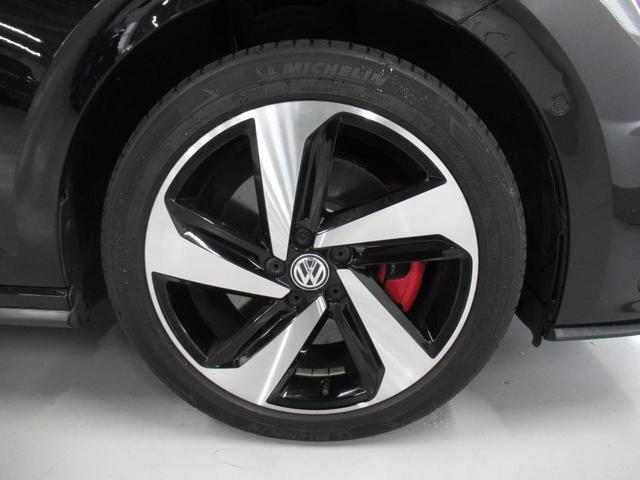 ������̃z�C�[���f�U�C���ƂȂ�܂��B