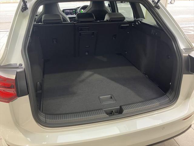ゴルフヴァリアント ｅＴＳＩ　Ｒライン　プラチナムエディション　Ｄｅｍｏ　Ｃａｒ　オリックスホワイトＭＯＰＥ　ＮＡＶＩ　ＥＴＣ　Ｂモニター　Ｂｌｕｅｔｏｏｔｈ　ＡｐｐＣｏｎｎｅｃｔ　ＴＶ　コーナーセンサー　ガソリン車（14枚目）