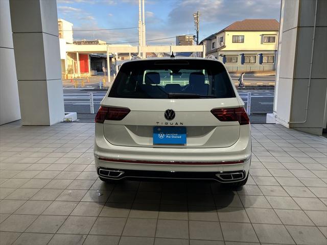 ティグアン ＴＳＩ　Ｒライン　Ｄｅｍｏ　Ｃａｒ　ピュアホワイト　ＮＡＶＩ　ＥＴＣ　Ｂモニター　Ｂｌｕｅｔｏｏｔｈ　ＡｐｐＣｏｎｎｅｃｔ　障害物センサー　全周囲モニター　ガソリン車（5枚目）