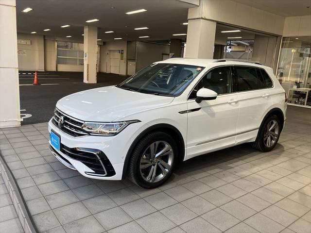 ティグアン ＴＳＩ　Ｒライン　Ｄｅｍｏ　Ｃａｒ　ピュアホワイト　ＮＡＶＩ　ＥＴＣ　Ｂモニター　Ｂｌｕｅｔｏｏｔｈ　ＡｐｐＣｏｎｎｅｃｔ　障害物センサー　全周囲モニター　ガソリン車（7枚目）