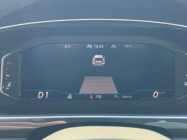 ティグアン ＴＳＩ　Ｒライン　Ｄｅｍｏ　Ｃａｒ　ピュアホワイト　ＮＡＶＩ　ＥＴＣ　Ｂモニター　Ｂｌｕｅｔｏｏｔｈ　ＡｐｐＣｏｎｎｅｃｔ　障害物センサー　全周囲モニター　ガソリン車（31枚目）
