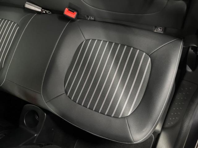 トゥインゴ サンドレ　Ａｐｐｌｅｃａｒｐｌａｙ　バックカメラ　ハーフレザーシート　コーナーセンサー　クルーズコントロール　Ｂｌｕｅｔｏｏｔｈ　オートエアコン　ＥＴＣ（30枚目）