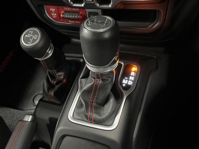ジープ・ラングラーアンリミテッド ルビコン　スカイワンタッチパワートップ　スカイワンタッチパワートップ　純正ナビ　フルセグ　フロント・サイド・バックカメラ　アダプティブクルーズコントロール　ブラインドスポットモニター　黒革シート　シートヒーター　ＬＥＤヘッドライト　ＥＴＣ（44枚目）