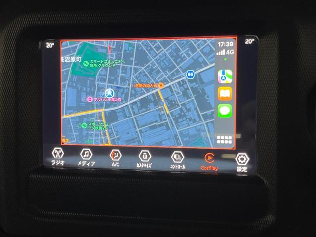 ジープ・ラングラーアンリミテッド スポーツ　Ａｐｐｌｅｃａｒｐｌａｙ　フロント・サイド・バックカメラ　アダプティブクルーズコントロール　ブラインドスポットモニター　パーキングセンサー　ＬＥＤヘッドライト　ＬＥＤフォグライト　ダウンヒルアシスト（4枚目）