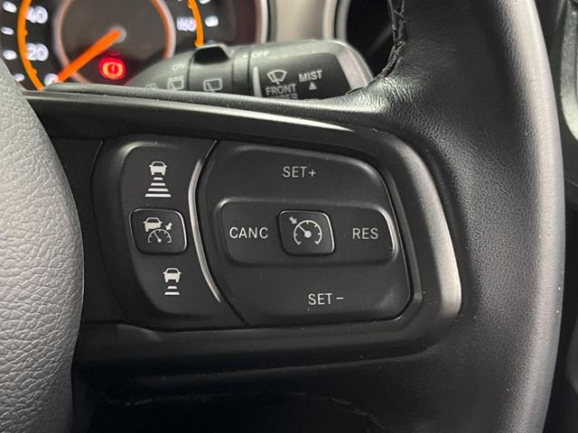 ジープ・ラングラーアンリミテッド スポーツ　Ａｐｐｌｅｃａｒｐｌａｙ　フロント・サイド・バックカメラ　アダプティブクルーズコントロール　ブラインドスポットモニター　パーキングセンサー　ＬＥＤヘッドライト　ＬＥＤフォグライト　ダウンヒルアシスト（7枚目）