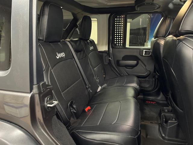 ジープ・ラングラーアンリミテッド スポーツ　Ａｐｐｌｅｃａｒｐｌａｙ　フロント・サイド・バックカメラ　アダプティブクルーズコントロール　ブラインドスポットモニター　パーキングセンサー　ＬＥＤヘッドライト　ＬＥＤフォグライト　ダウンヒルアシスト（10枚目）