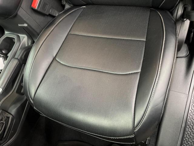 ジープ・ラングラーアンリミテッド スポーツ　Ａｐｐｌｅｃａｒｐｌａｙ　フロント・サイド・バックカメラ　アダプティブクルーズコントロール　ブラインドスポットモニター　パーキングセンサー　ＬＥＤヘッドライト　ＬＥＤフォグライト　ダウンヒルアシスト（31枚目）