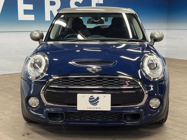 ＭＩＮＩ クーパーＳＤ　セブン　エキサイトメントパッケージ　ライトパッケージ　ストレージコンパートメントパッケージ　純正ナビ　バックカメラ　黒ハーフレザーシート　コンフォートアクセス　純正１７インチアルミホイール　ＥＴＣ　禁煙車（15枚目）