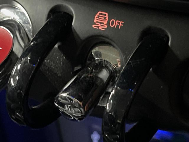 ＭＩＮＩ クーパーＳＤ　セブン　エキサイトメントパッケージ　ライトパッケージ　ストレージコンパートメントパッケージ　純正ナビ　バックカメラ　黒ハーフレザーシート　コンフォートアクセス　純正１７インチアルミホイール　ＥＴＣ　禁煙車（45枚目）