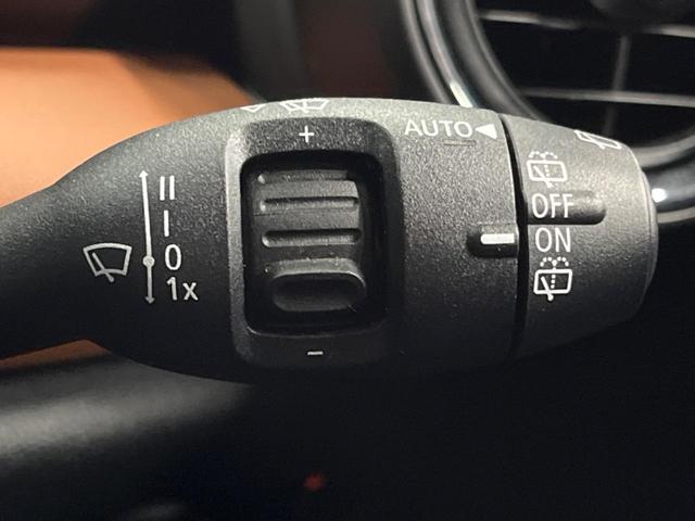 ＭＩＮＩ クーパーＳＤ　セブン　エキサイトメントパッケージ　ライトパッケージ　ストレージコンパートメントパッケージ　純正ナビ　バックカメラ　黒ハーフレザーシート　コンフォートアクセス　純正１７インチアルミホイール　ＥＴＣ　禁煙車（52枚目）