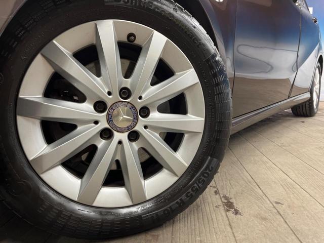 Ｂクラス Ｂ１８０　レーダーセーフティパッケージ　ベーシックパッケージプラス　レザーエクスクルーシブパッケージ　純正ナビ　フルセグ　バックカメラ　デュアルオートエアコン　純正１６インチアルミホイール　ＥＴＣ　禁煙車（14枚目）