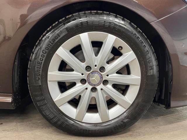 Ｂクラス Ｂ１８０　レーダーセーフティパッケージ　ベーシックパッケージプラス　レザーエクスクルーシブパッケージ　純正ナビ　フルセグ　バックカメラ　デュアルオートエアコン　純正１６インチアルミホイール　ＥＴＣ　禁煙車（32枚目）