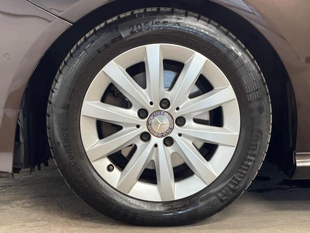 Ｂクラス Ｂ１８０　レーダーセーフティパッケージ　ベーシックパッケージプラス　レザーエクスクルーシブパッケージ　純正ナビ　フルセグ　バックカメラ　デュアルオートエアコン　純正１６インチアルミホイール　ＥＴＣ　禁煙車（33枚目）