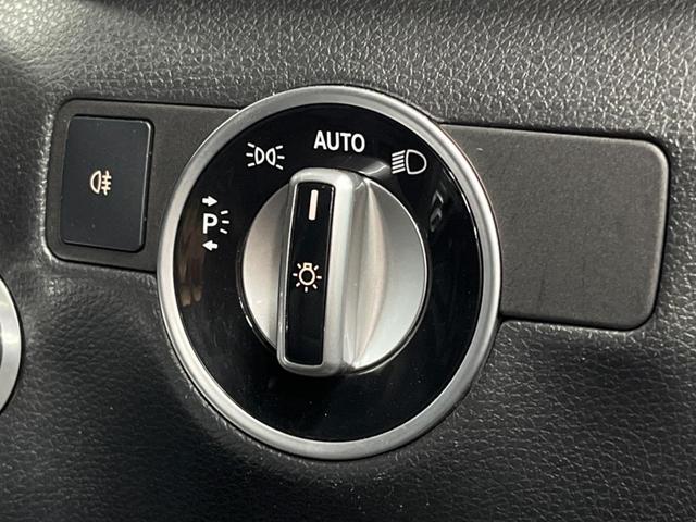 Ｂクラス Ｂ１８０　レーダーセーフティパッケージ　ベーシックパッケージプラス　レザーエクスクルーシブパッケージ　純正ナビ　フルセグ　バックカメラ　デュアルオートエアコン　純正１６インチアルミホイール　ＥＴＣ　禁煙車（50枚目）