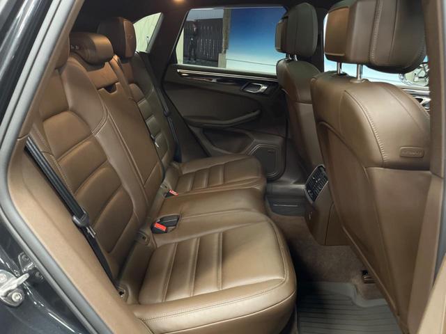 マカン マカンGTS スポーツクロノPKG パノラマサンルーフ 純正ナビ 全周囲カメラ BOSE 衝突軽減 スポーツプラスモード 茶革シート シートヒーター パワーシート 純正20インチアルミ パワートランク ETC(11枚目)