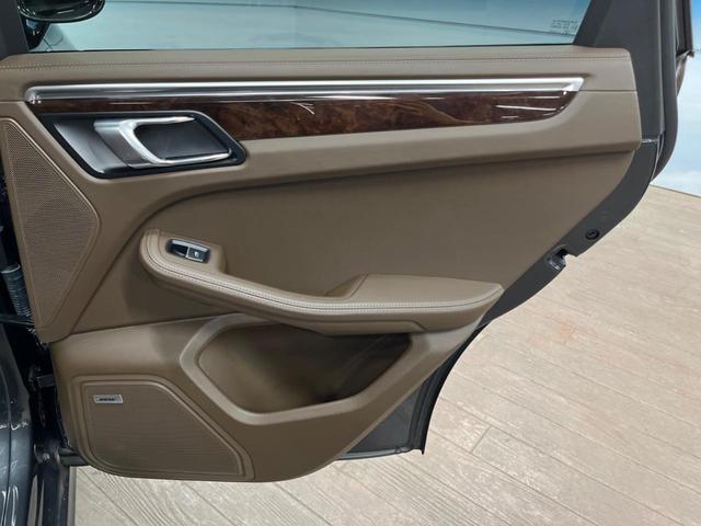 マカン マカンGTS スポーツクロノPKG パノラマサンルーフ 純正ナビ 全周囲カメラ BOSE 衝突軽減 スポーツプラスモード 茶革シート シートヒーター パワーシート 純正20インチアルミ パワートランク ETC(27枚目)