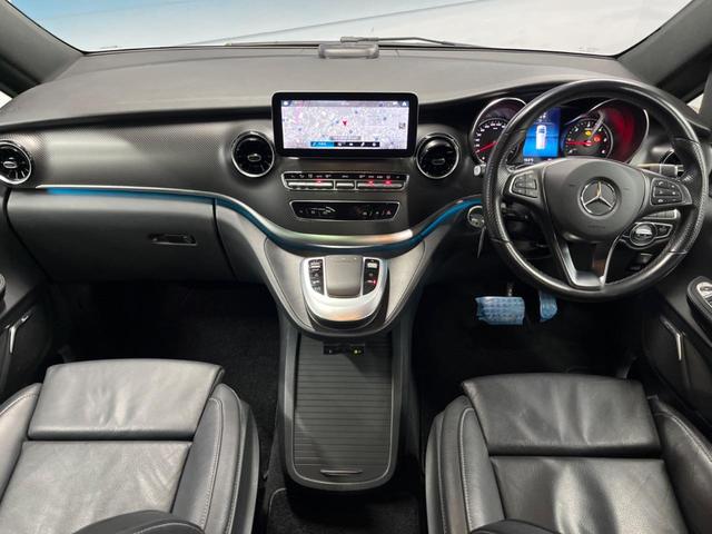 Ｖクラス Ｖ２２０ｄ　アバンギャルド　ロング　ＡＭＧライン　エクスクルーシブシートパッケージ　パノラミックスライディングルーフ　レーダーセーフティパッケージ　純正ナビ　全周囲カメラ　ＬＥＤヘッドライト　アダプティブハイビーム　黒革シート　パワーバックドア（2枚目）