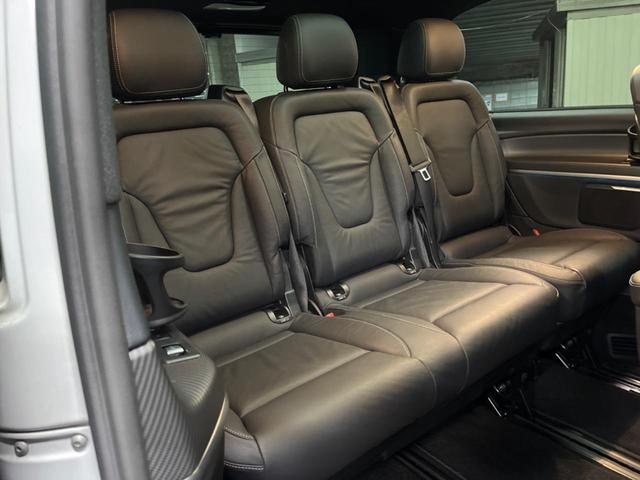 Ｖクラス Ｖ２２０ｄ　アバンギャルド　ロング　ＡＭＧライン　エクスクルーシブシートパッケージ　パノラミックスライディングルーフ　レーダーセーフティパッケージ　純正ナビ　全周囲カメラ　ＬＥＤヘッドライト　アダプティブハイビーム　黒革シート　パワーバックドア（11枚目）