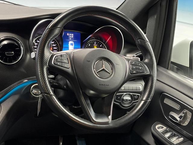 Ｖクラス Ｖ２２０ｄ　アバンギャルド　ロング　ＡＭＧライン　エクスクルーシブシートパッケージ　パノラミックスライディングルーフ　レーダーセーフティパッケージ　純正ナビ　全周囲カメラ　ＬＥＤヘッドライト　アダプティブハイビーム　黒革シート　パワーバックドア（13枚目）