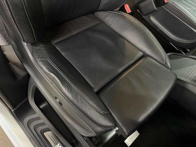 Ｖクラス Ｖ２２０ｄ　アバンギャルド　ロング　ＡＭＧライン　エクスクルーシブシートパッケージ　パノラミックスライディングルーフ　レーダーセーフティパッケージ　純正ナビ　全周囲カメラ　ＬＥＤヘッドライト　アダプティブハイビーム　黒革シート　パワーバックドア（29枚目）