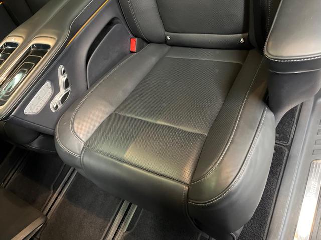 Ｖクラス Ｖ２２０ｄ　アバンギャルド　ロング　ＡＭＧライン　エクスクルーシブシートパッケージ　パノラミックスライディングルーフ　レーダーセーフティパッケージ　純正ナビ　全周囲カメラ　ＬＥＤヘッドライト　アダプティブハイビーム　黒革シート　パワーバックドア（32枚目）