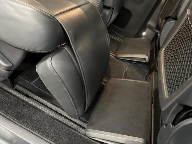 Ｖクラス Ｖ２２０ｄ　アバンギャルド　ロング　ＡＭＧライン　エクスクルーシブシートパッケージ　パノラミックスライディングルーフ　レーダーセーフティパッケージ　純正ナビ　全周囲カメラ　ＬＥＤヘッドライト　アダプティブハイビーム　黒革シート　パワーバックドア（35枚目）