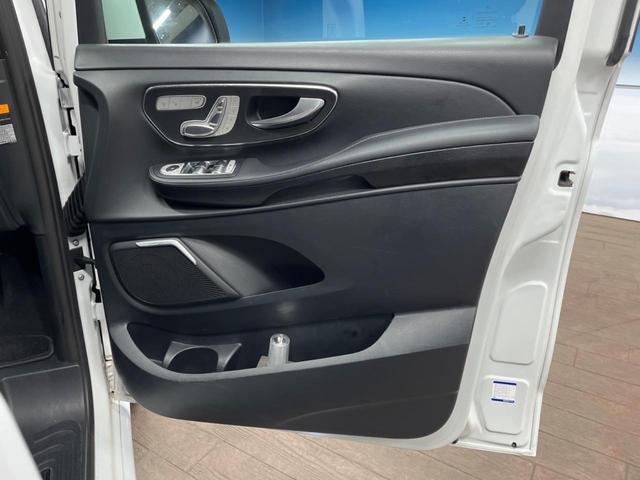 Ｖクラス Ｖ２２０ｄ　アバンギャルド　ロング　ＡＭＧライン　エクスクルーシブシートパッケージ　パノラミックスライディングルーフ　レーダーセーフティパッケージ　純正ナビ　全周囲カメラ　ＬＥＤヘッドライト　アダプティブハイビーム　黒革シート　パワーバックドア（40枚目）