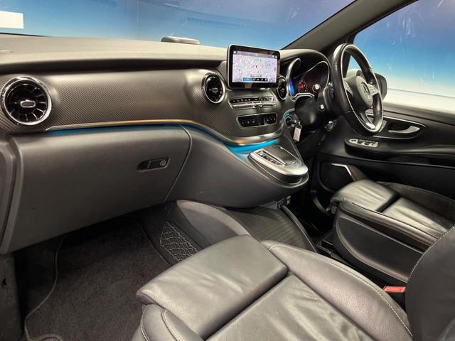 Ｖクラス Ｖ２２０ｄ　アバンギャルド　ロング　ＡＭＧライン　エクスクルーシブシートパッケージ　パノラミックスライディングルーフ　レーダーセーフティパッケージ　純正ナビ　全周囲カメラ　ＬＥＤヘッドライト　アダプティブハイビーム　黒革シート　パワーバックドア（42枚目）