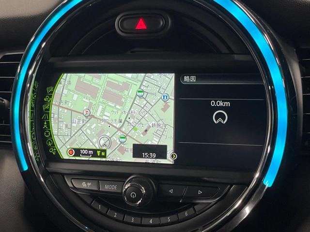 MINI クーパー 5ドア ペッパーパッケージ ナビゲーションパッケージ LEDヘッドライト LEDフォグライト デュアルオートエアコン 純正15インチアルミホイール プライバシーガラス Bluetooth ETC(4枚目)