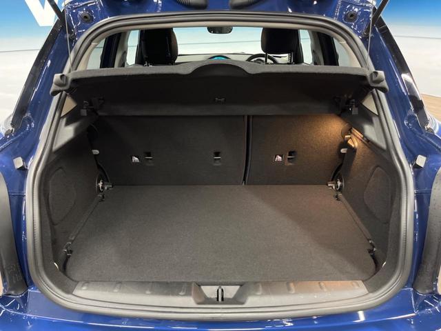 MINI クーパー 5ドア ペッパーパッケージ ナビゲーションパッケージ LEDヘッドライト LEDフォグライト デュアルオートエアコン 純正15インチアルミホイール プライバシーガラス Bluetooth ETC(11枚目)