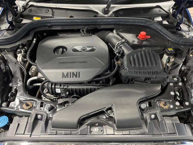 MINI クーパー 5ドア ペッパーパッケージ ナビゲーションパッケージ LEDヘッドライト LEDフォグライト デュアルオートエアコン 純正15インチアルミホイール プライバシーガラス Bluetooth ETC(19枚目)